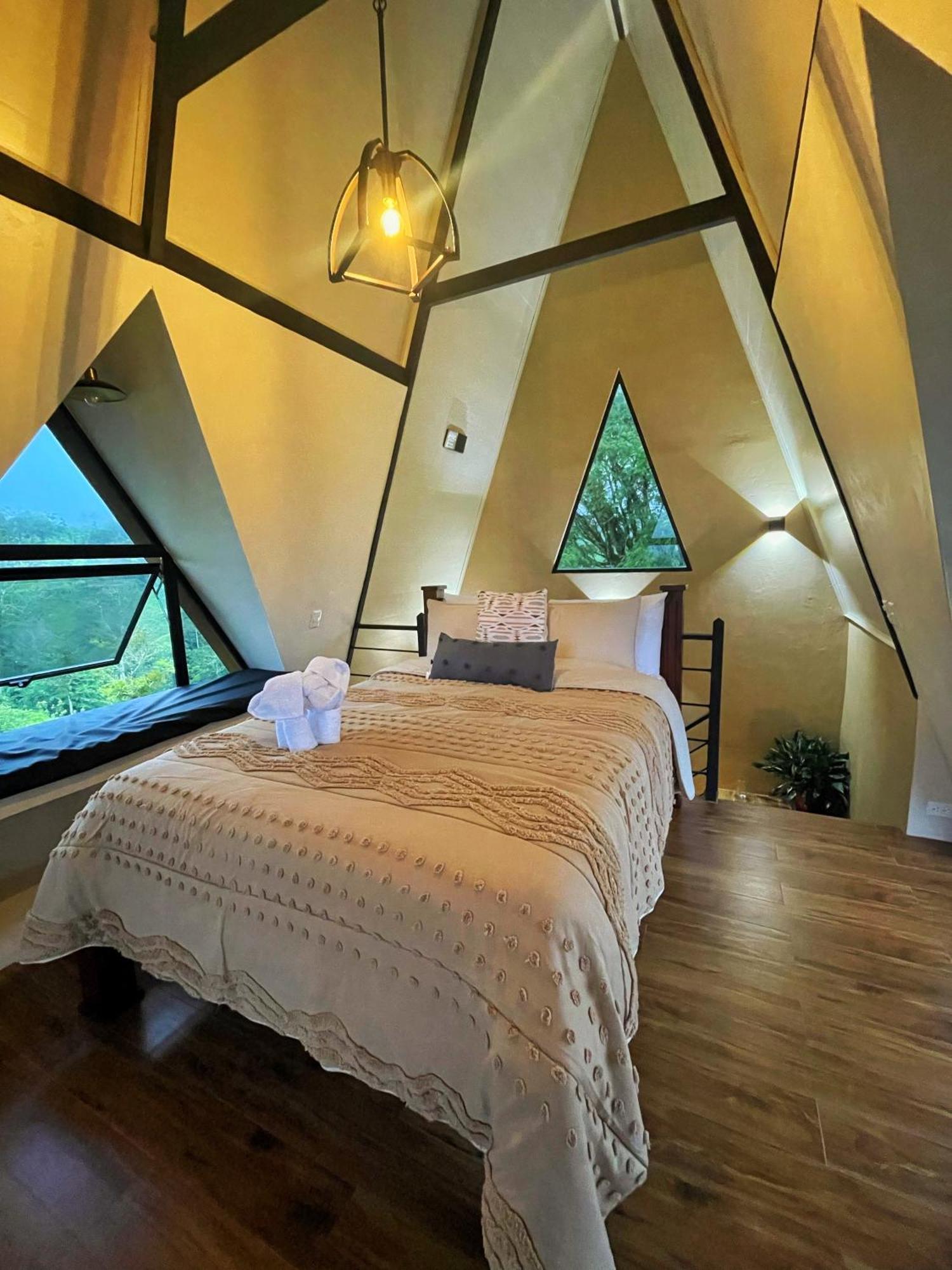 Alma Luna Arenal Chalet Monterrey